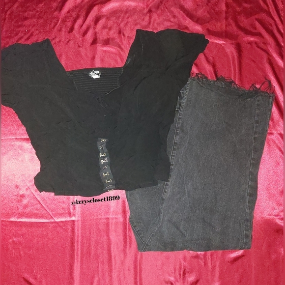 PrettyLittleThing Long Leg Straight Jeans with Distressed Hem in black - Picture 9 of 12